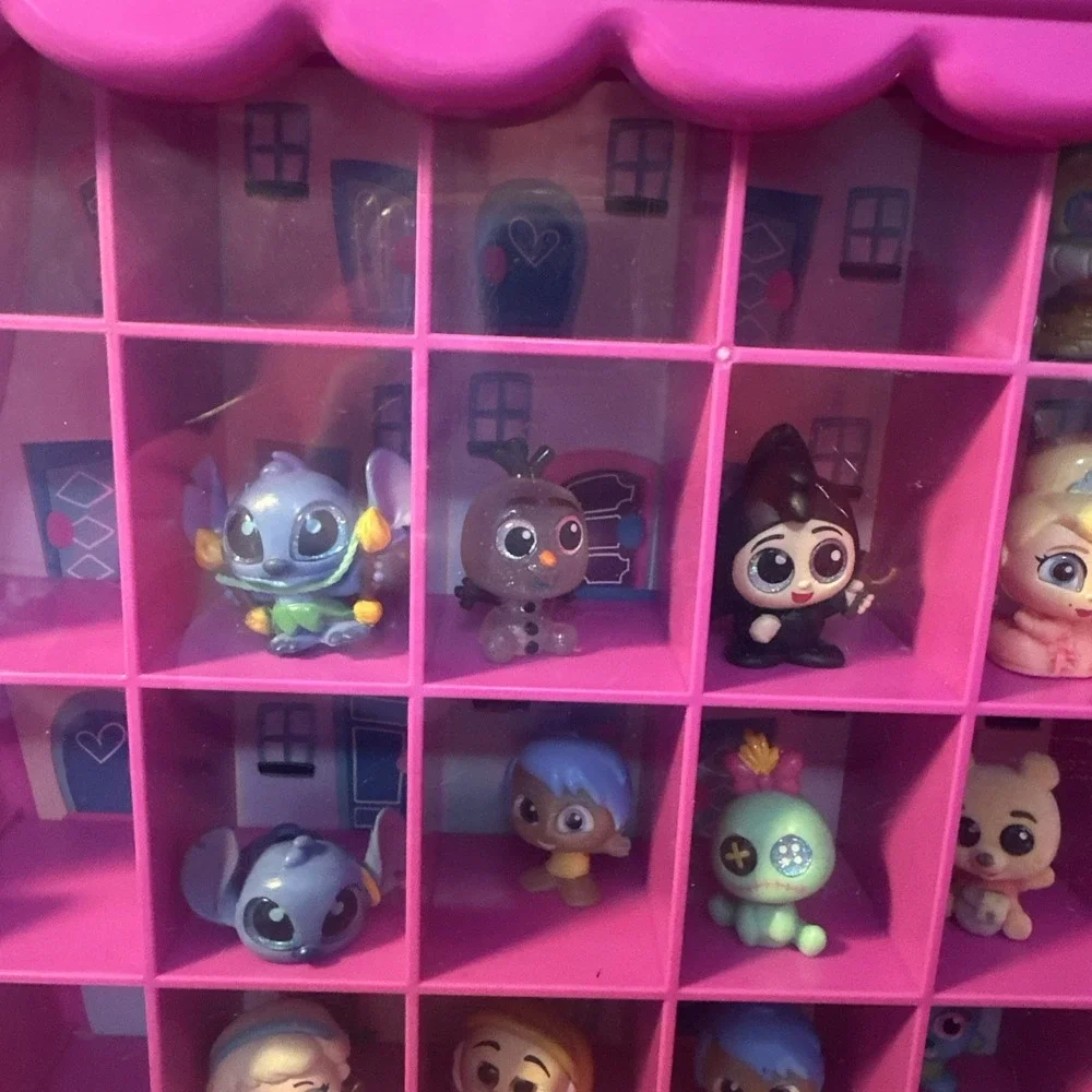LOT 21 DISNEY‎ Doorables Figures in PINK Ultimate Collectors Case Rare